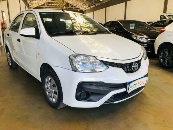 Toyota Etios X 1.5 Año 2022 - Imagen 3