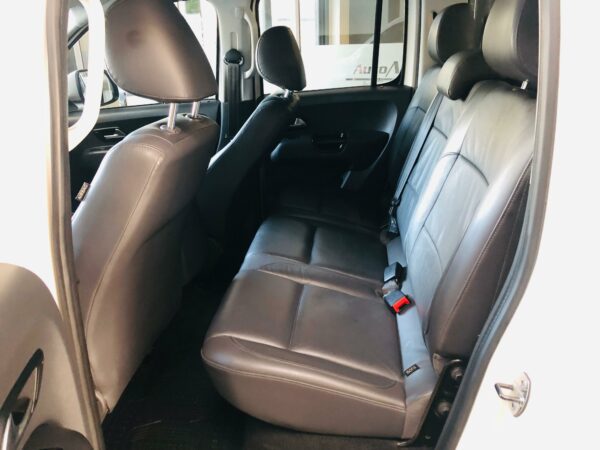 Volkswagen Amarok 2.0 TDI 4x4 Higline Aut Año 2015 - Imagen 8