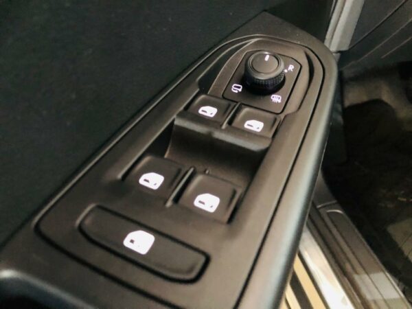 Volkswagen Taos Higline 1.4 TSI Higline Aut 0 Km - Imagen 11