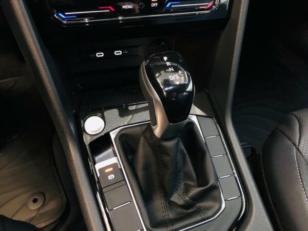 Volkswagen Taos Higline 1.4 TSI Higline Aut 0 Km - Imagen 9