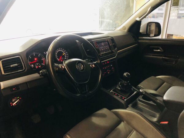 Volkswagen Amarok 2.0 TDI Higline 180 cv Año 2017 - Imagen 8