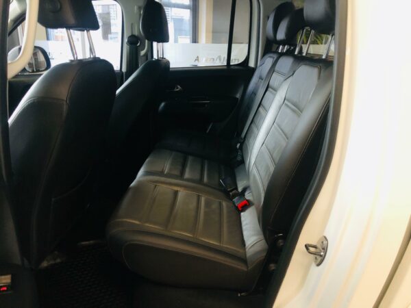 Volkswagen Amarok 2.0 TDI Higline 180 cv Año 2017 - Imagen 9