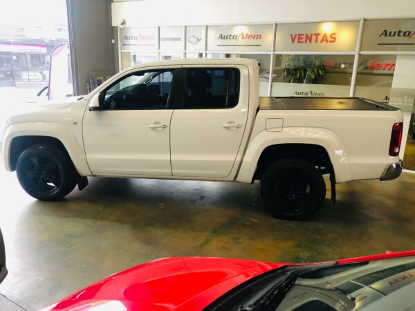 Volkswagen Amarok 2.0 TDI Higline 180 cv Año 2017 - Imagen 6