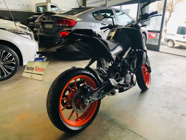 KTM Duke 200 Año 2022 - Imagen 3