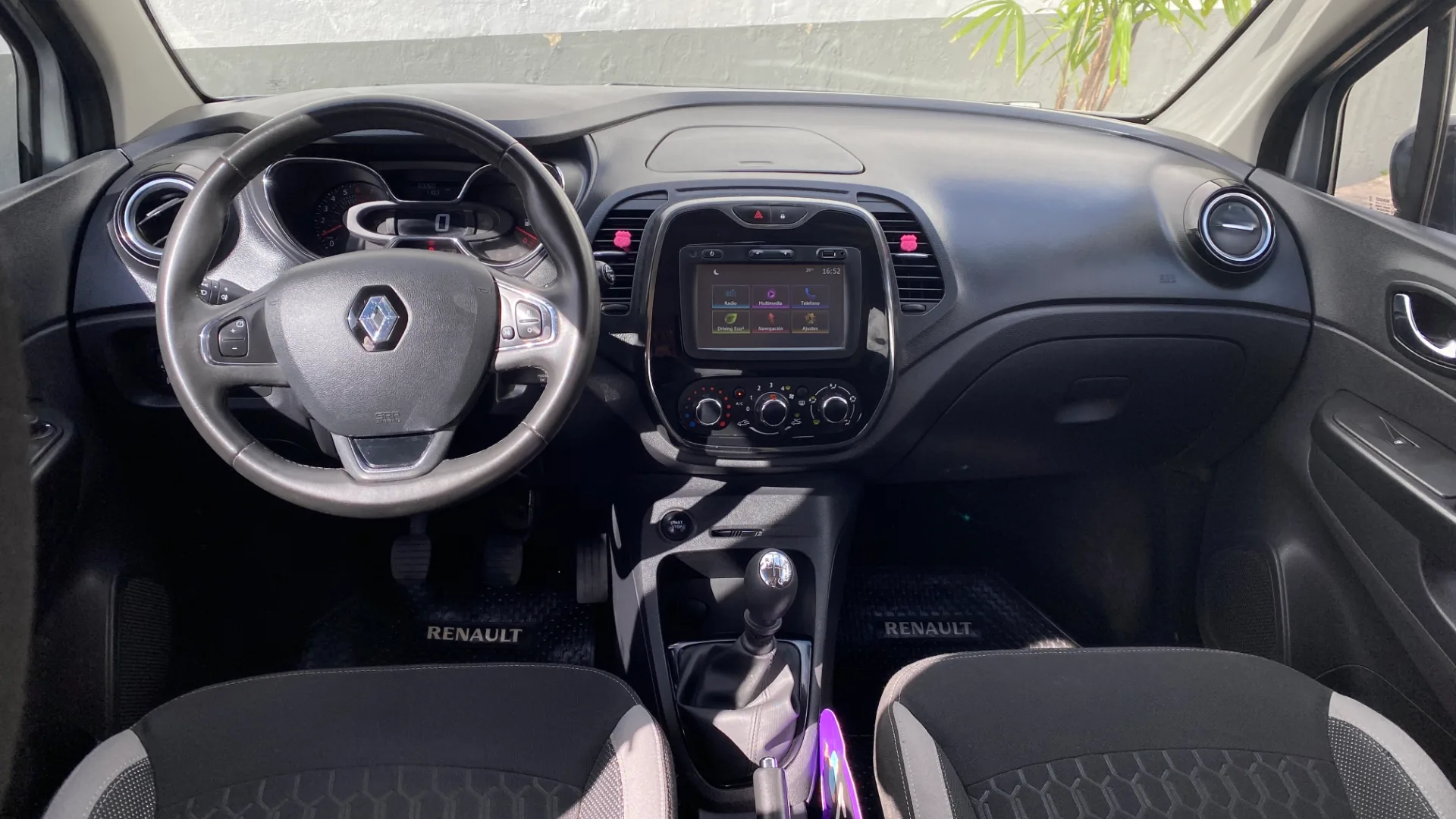 Renault Captur 2.0 Zen Año 2017 - Imagen 6