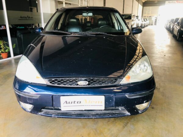 Ford Focus 2.0 Ghia Año 2005 - Imagen 2