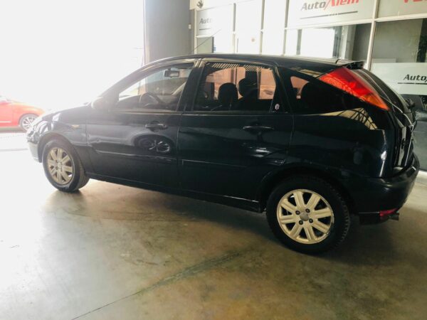 Ford Focus 2.0 Ghia Año 2005 - Imagen 9