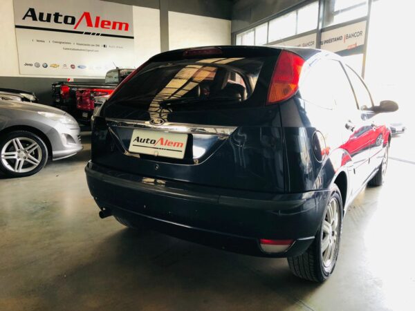 Ford Focus 2.0 Ghia Año 2005 - Imagen 5