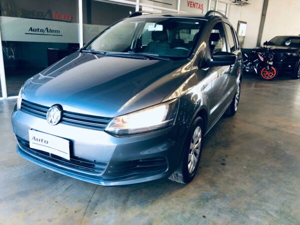 Volkswagen Suran Confortline 1.6 Año 2015