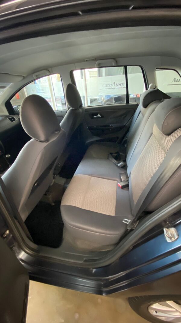 Volkswagen Suran 1.6 Higline Año 2012 - Imagen 6