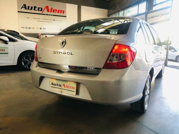 Renault Symbol 1.6 16V Luxe Año 2010 - Imagen 5