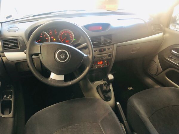 Renault Symbol 1.6 16V Luxe Año 2010 - Imagen 6