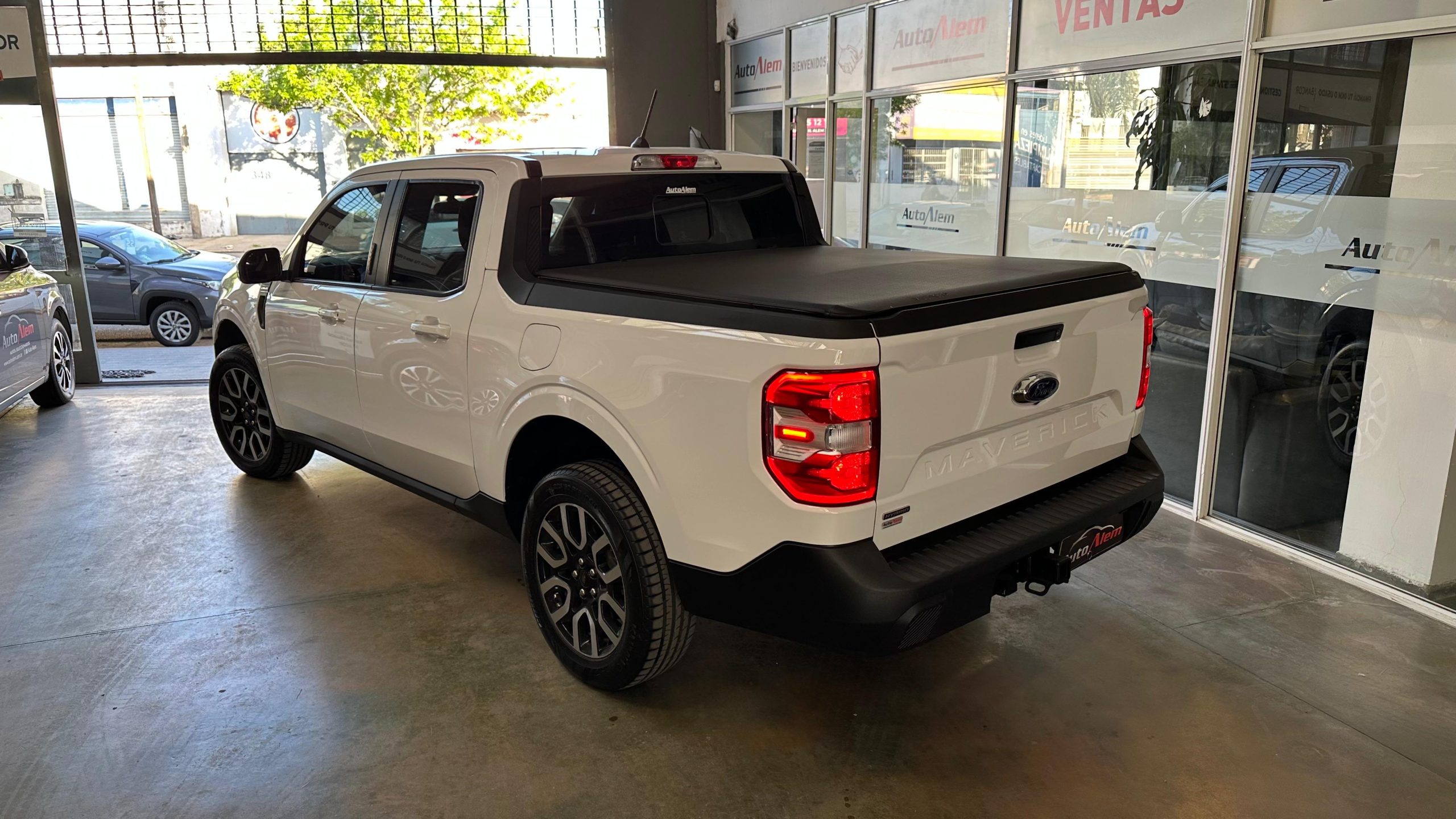 Ford Maverick Lariat 2.5 Hibrido AT Año 2024 - Imagen 4