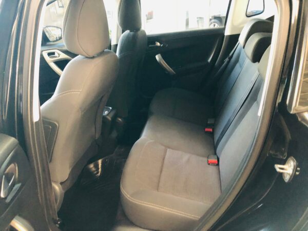 Peugeot 2008 1.6 Allure Año 2016 - Imagen 7