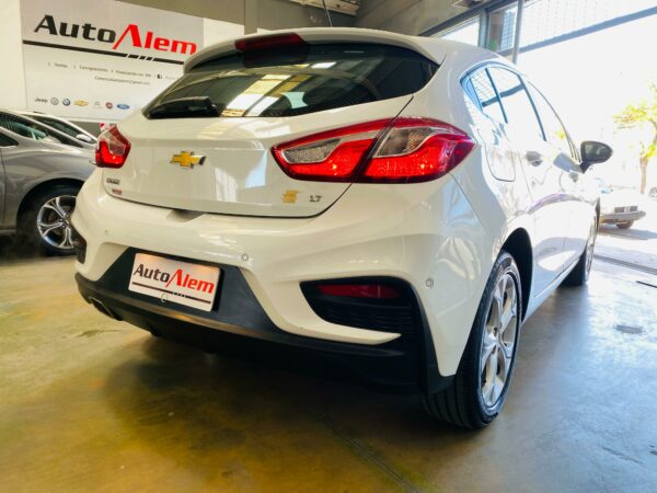 Chevrolet Cruze II LT AT Año 2023 - Imagen 6