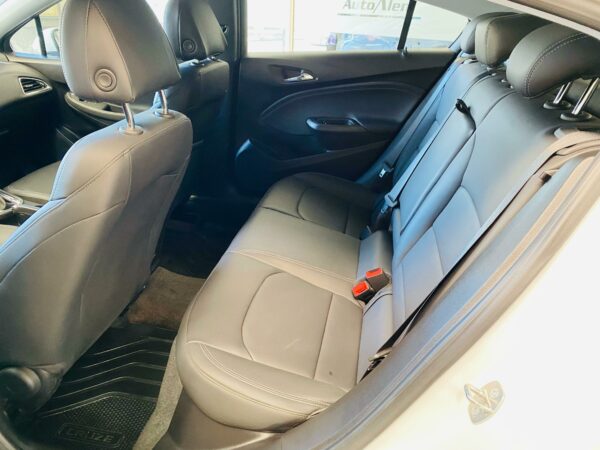Chevrolet Cruze II LT AT Año 2023 - Imagen 10