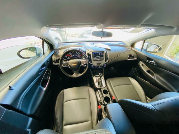 Chevrolet Cruze II LT AT Año 2023 - Imagen 9