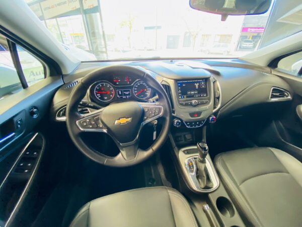 Chevrolet Cruze II LT AT Año 2023 - Imagen 11