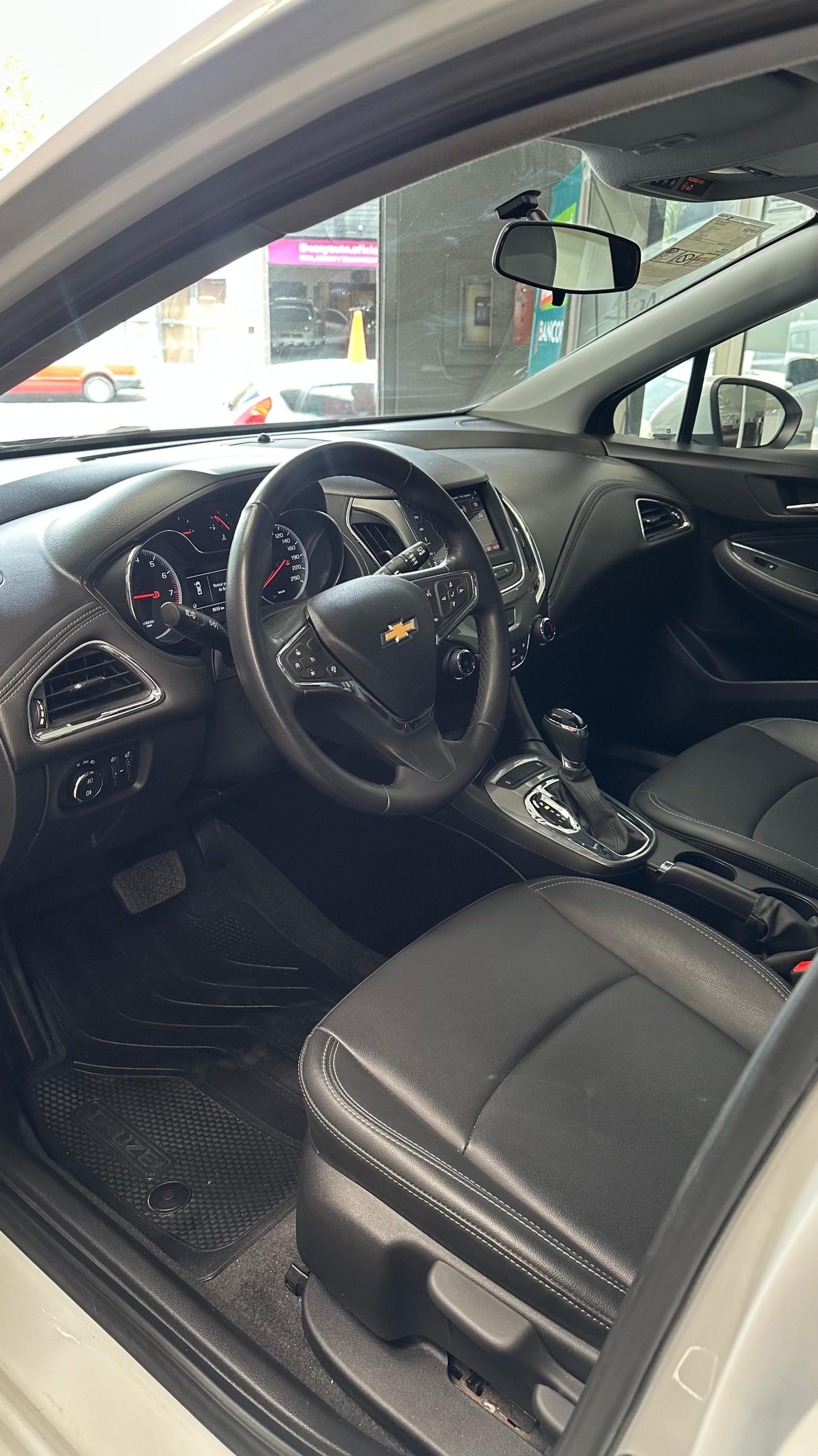 Chevrolet Cruze II LT AT Año 2023 - Imagen 6