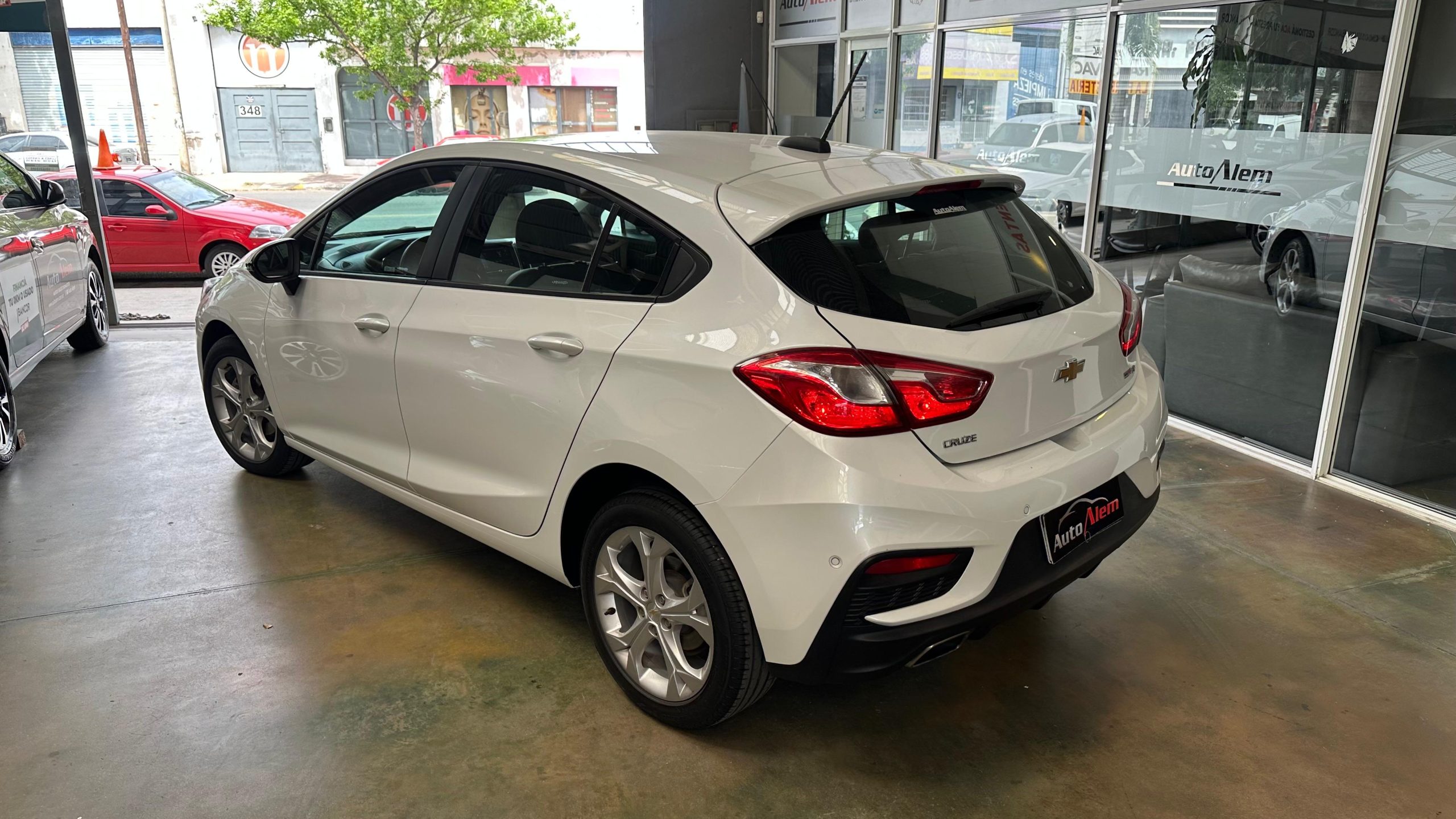 Chevrolet Cruze II LT AT Año 2023 - Imagen 3