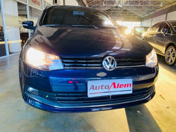 Volkswagen Voyage 1.6 Higline Año 2016 - Imagen 3
