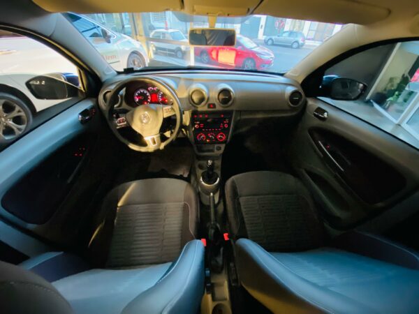 Volkswagen Voyage 1.6 Higline Año 2016 - Imagen 8
