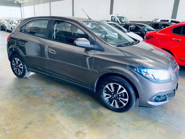 Chevrolet Onix LTZ 1.4 GNC Año 2014 - Imagen 8