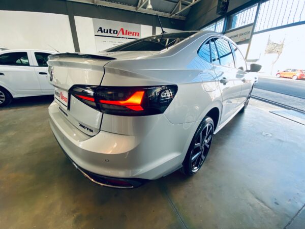 Volkswagen Virtus EXCLUSIVE 250TSI AT Año 2024 - Imagen 5