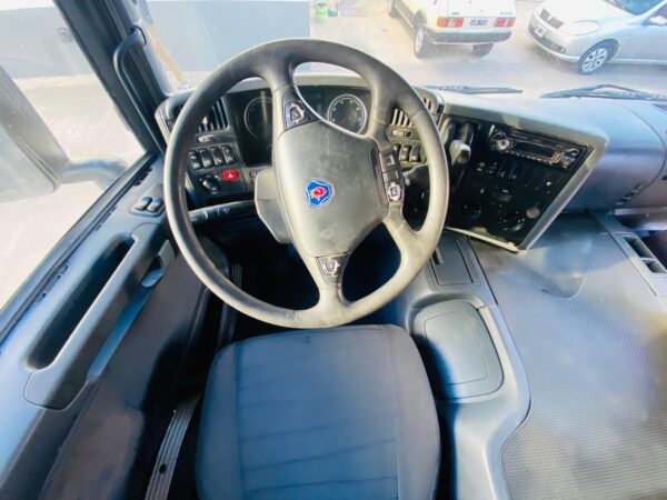Scania P360 6x2 Con dormitorio Año 2015 - Imagen 3
