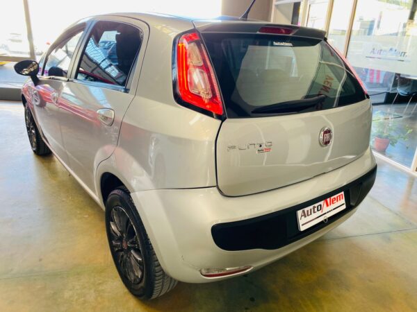 Fiat Punto 1.4 Atractive Año 2017 - Imagen 10