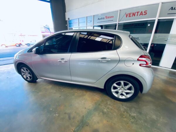 Peugeot 208 Allure Touch Screen Año 2013 - Imagen 10