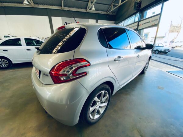Peugeot 208 Allure Touch Screen Año 2013 - Imagen 9