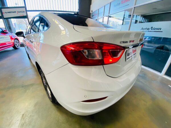 Chevrolet Cruze II LTZ Sedan 1.4 Turbo AT Año 2016 - Imagen 9