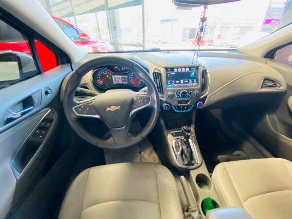 Chevrolet Cruze II LTZ Sedan 1.4 Turbo AT Año 2016 - Imagen 13