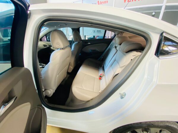 Chevrolet Cruze II LTZ Sedan 1.4 Turbo AT Año 2016 - Imagen 11