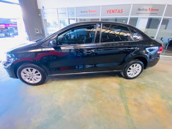 Volkswagen Polo Confortline 1.6 Año 2016 - Imagen 5