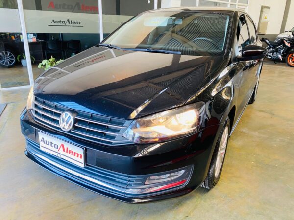 Volkswagen Polo Confortline 1.6 Año 2016