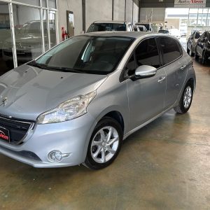 Peugeot 208 Allure Touch Screen Año 2013