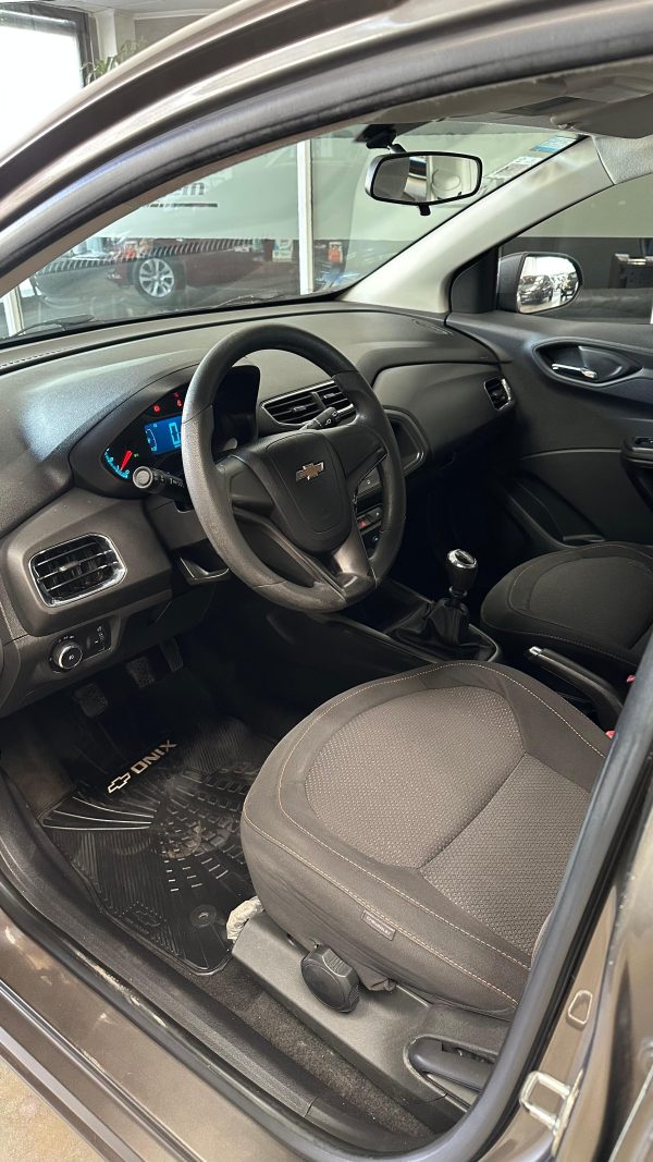 Chevrolet Onix LTZ 1.4 GNC Año 2014 - Imagen 6