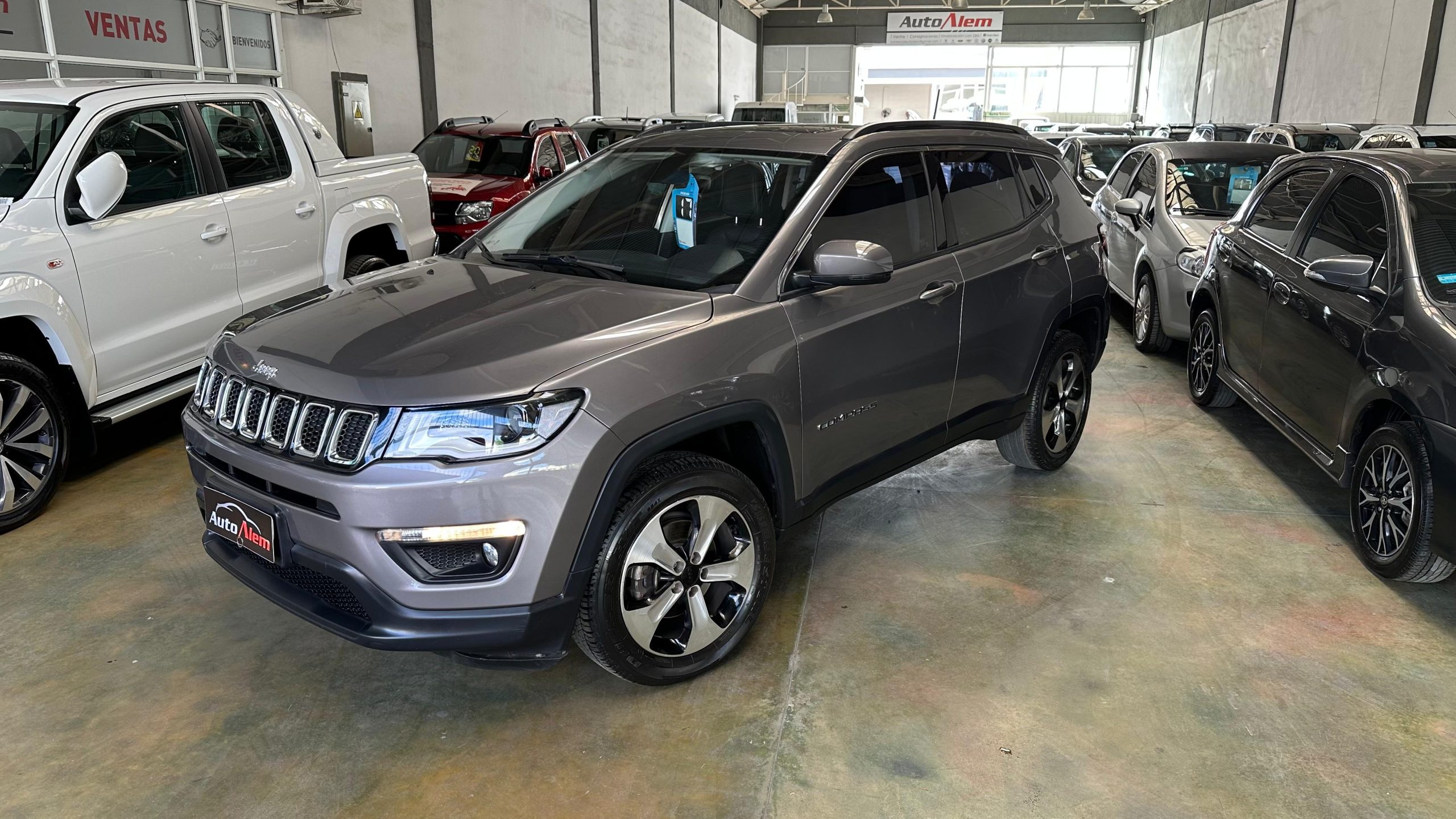 Jeep Compass LONGITUDE 2.4 AT9 AWD Año 2017