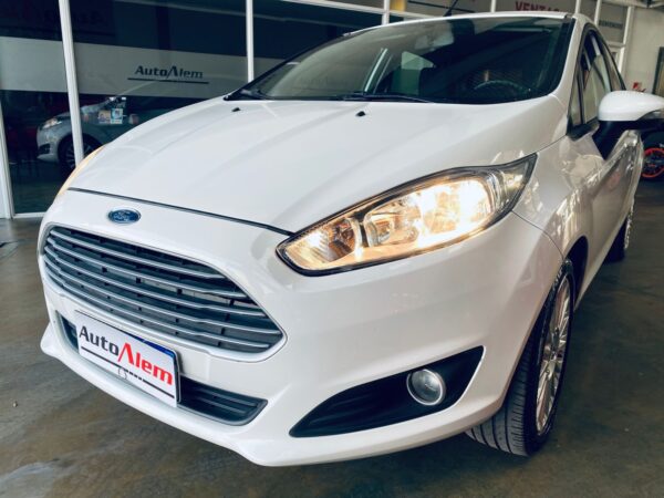 Ford Fiesta Kinetic 1.6 SE Año 2017 - Imagen 2