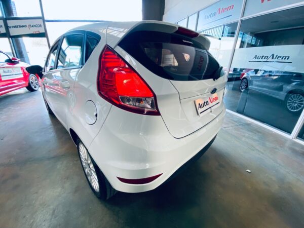 Ford Fiesta Kinetic 1.6 SE Año 2017 - Imagen 8
