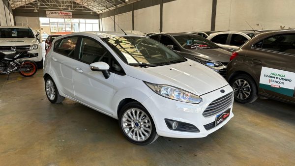 Ford Fiesta Kinetic 1.6 SE Año 2017 - Imagen 3