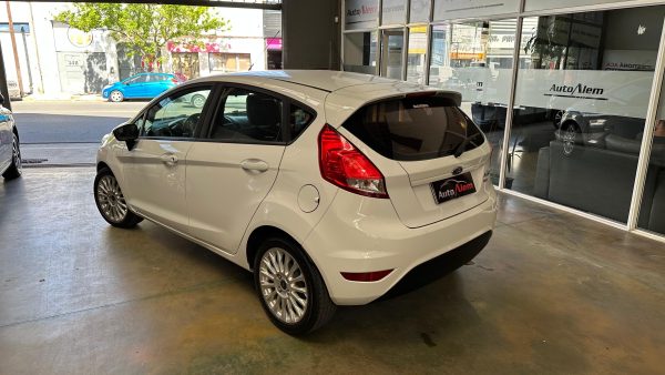 Ford Fiesta Kinetic 1.6 SE Año 2017 - Imagen 17