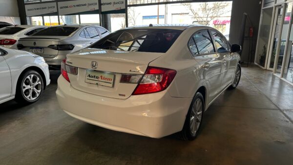 Honda Civic LXS 1.8 Año 2012 - Imagen 7