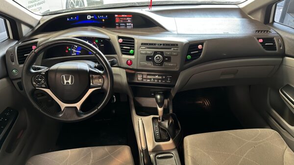 Honda Civic LXS 1.8 Año 2012 - Imagen 4