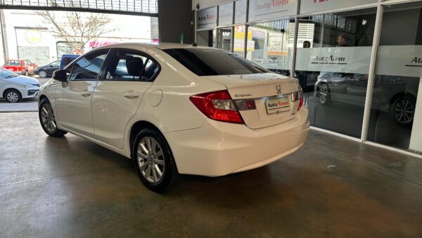 Honda Civic LXS 1.8 Año 2012 - Imagen 2