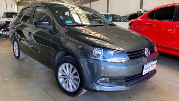 Volkswagen Voyage 1.6 Comfortline Automático Año 2013 - Imagen 6