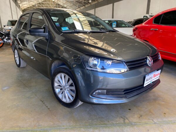 Volkswagen Voyage 1.6 Comfortline Automático Año 2013 - Imagen 2