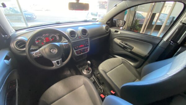 Volkswagen Voyage 1.6 Comfortline Automático Año 2013 - Imagen 9